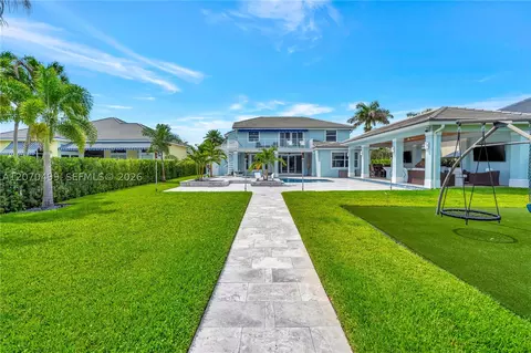 Exterior - 665 SW Yacht Basin Way, Stuart, FL 34997 photo 15 of 27