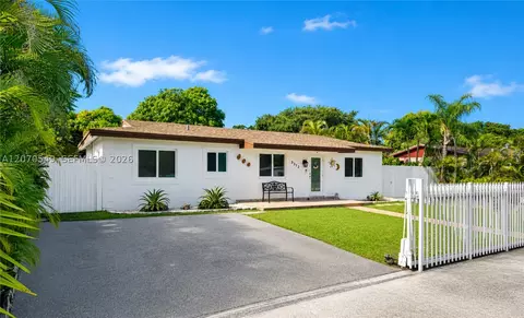 3312 NW 182nd St, Miami Gardens, FL 33056
