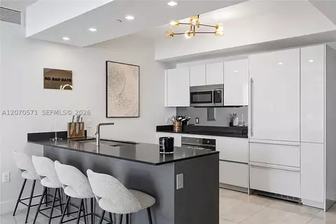 Kitchen - 1010 Brickell Ave #3903, Miami, FL 33131 photo 3 of 5