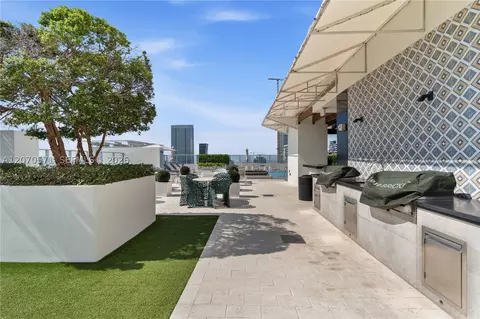 Exterior - 1010 Brickell Ave #3903, Miami, FL 33131 photo 4 of 6