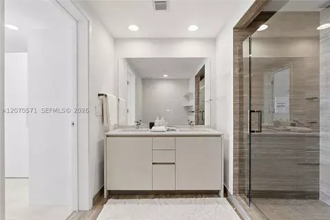 Bath - 1010 Brickell Ave #3903, Miami, FL 33131 photo 2 of 4