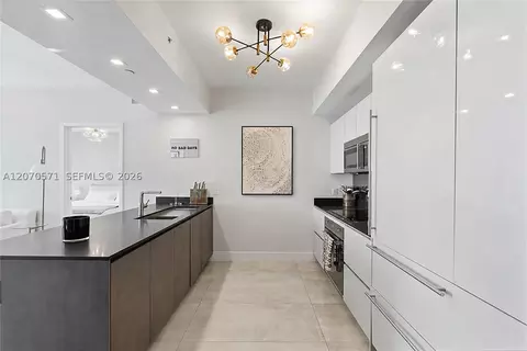 Kitchen - 1010 Brickell Ave #3903, Miami, FL 33131 photo 2 of 5