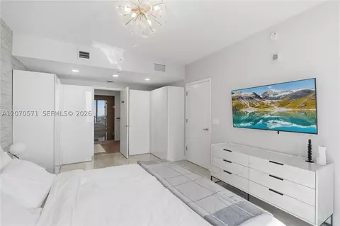 Bedroom - 1010 Brickell Ave #3903, Miami, FL 33131 photo 4 of 6