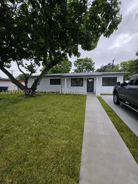 2910 NW 175th St, Miami Gardens, FL 33056