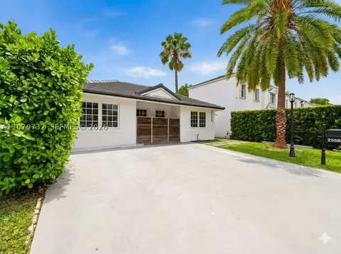 2558 NE 206th Ter, Miami, FL 33180