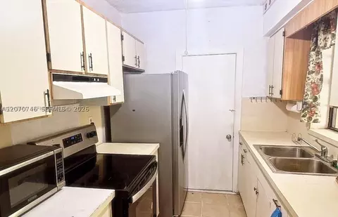 50 E 44th St, Hialeah, FL 33013 photo 6