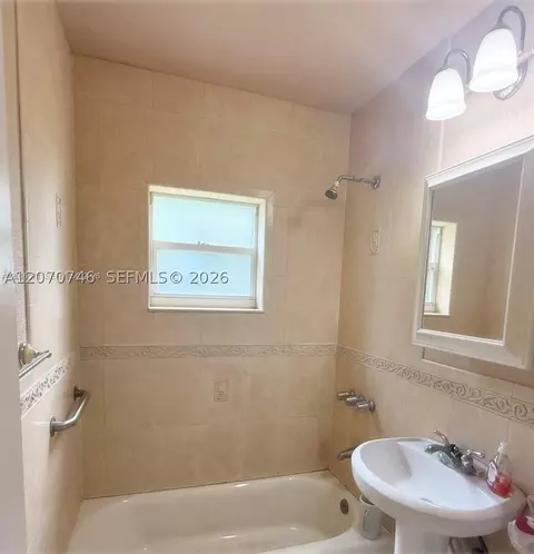 50 E 44th St, Hialeah, FL 33013 photo 4