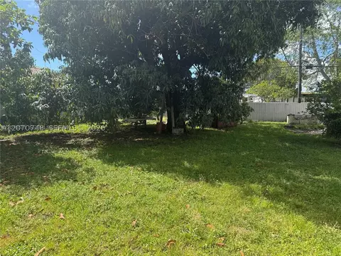 50 E 44th St, Hialeah, FL 33013 photo 8