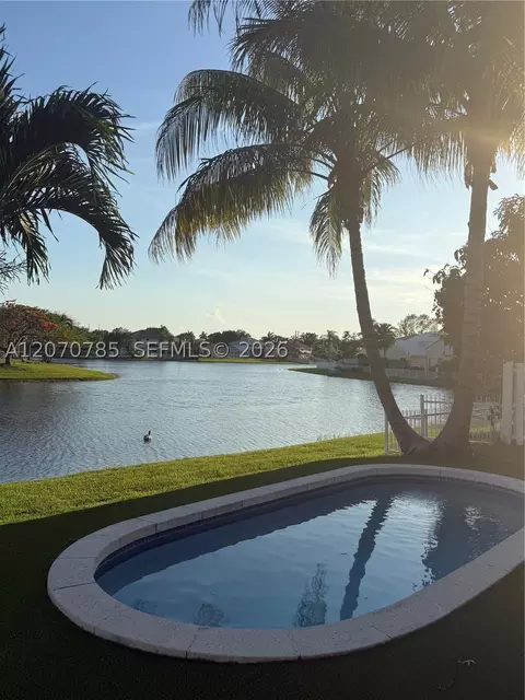 13950 Oak Ridge Dr, Davie, FL 33325