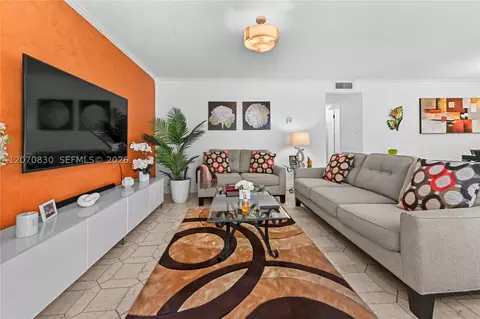 200 NE 12th Ave #3A, Hallandale Beach, FL 33009