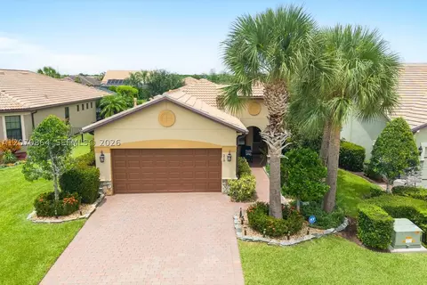218 SE Longview Dr, Port Saint Lucie, FL 34984