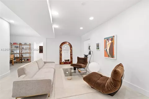 638 NE 141st St, North Miami, FL 33161