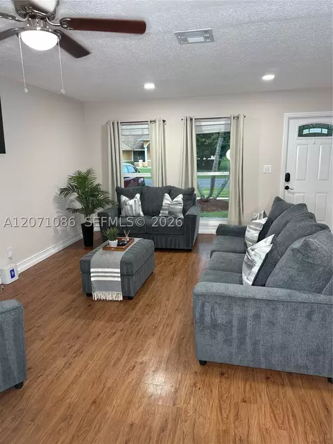 177 Dove Cir, Royal Palm Beach, FL 33411