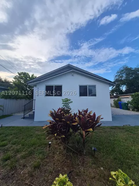 1137 NW 55th St, Miami, FL 33127