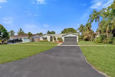 5321 SW 90th Ave, Cooper City, FL 33328