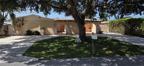 2359 N Wallen Dr, Palm Beach Gardens, FL 33410
