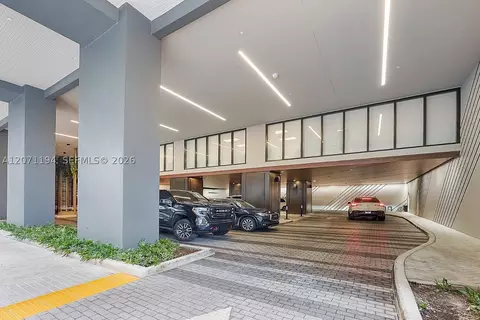 159 NE 6th St #5102, Miami, FL 33132