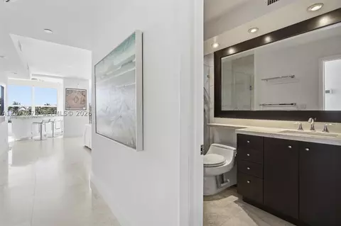 Entry Way - 613 Ocean Dr #5D, Key Biscayne, FL 33149 photo 2 of 4