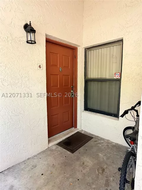 20035 NE 3rd Ct #6, Miami, FL 33179