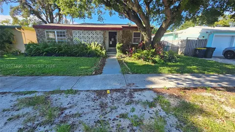 214 SW 2nd Pl, Dania Beach, FL 33004