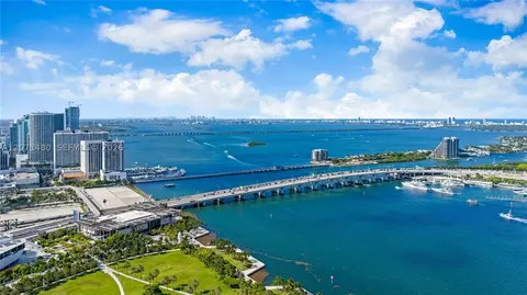 398 NE 5th St #2118, Miami, FL 33132