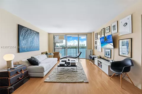 800 West Ave #917, Miami Beach, FL 33139