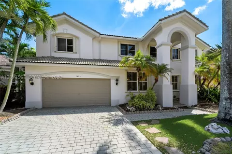 1855 Hidden Trail Ln, Weston, FL 33327