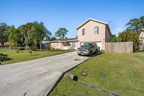 707 SE Karrigan Ter, Port Saint Lucie, FL 34983