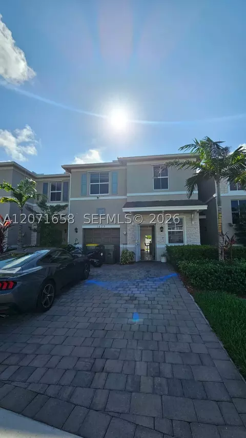 1677 SE 8th Ave, Homestead, FL 33034