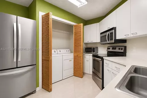 6276 NW 186th St #305, Hialeah, FL 33015