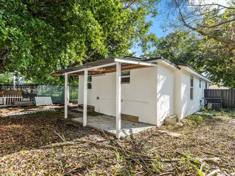 1829 NW 62nd Ter, Miami, FL 33147