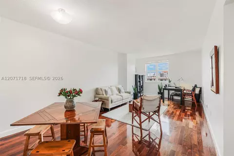 50 Menores Ave #820, Coral Gables, FL 33134