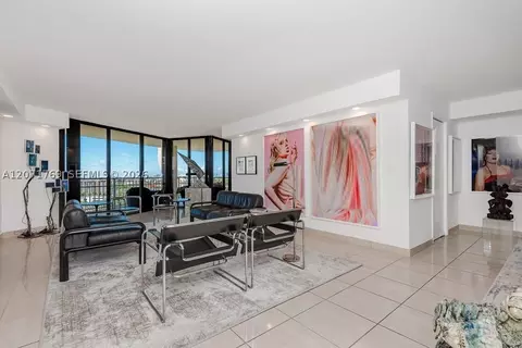 1000 Quayside Ter #1901, Miami, FL 33138