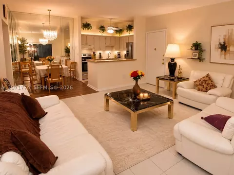 9964 N Belfort Cir #201, Tamarac, FL 33321