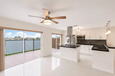 2561 W 60th Pl #102-1, Hialeah, FL 33016