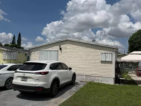 19800 SW 180th Ave UNIT 131, Miami, FL 33187