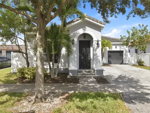 9232 SW 171st Ct, Miami, FL 33196