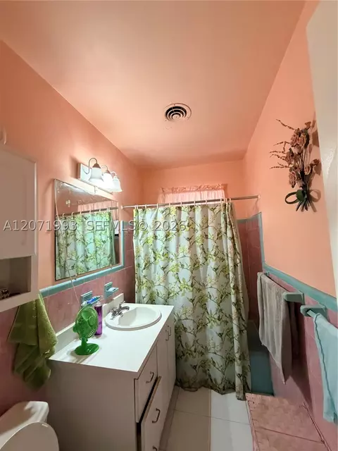 Bath - 733 E 26th St, Hialeah, FL 33013 photo 1 of 6