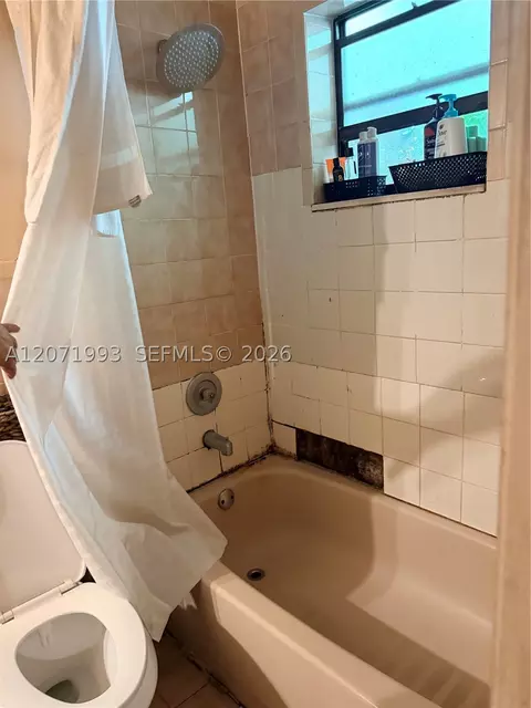 Bath - 733 E 26th St, Hialeah, FL 33013 photo 5 of 6
