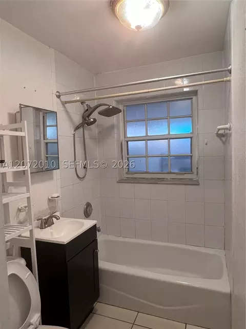 Bath - Undisclosed, Hialeah, FL 33010 photo 2 of 3