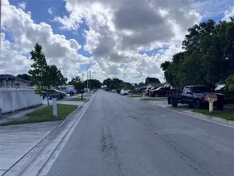 View/Area - Undisclosed, Hialeah, FL 33010 photo 1 of 3