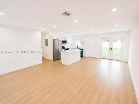 Living - 1870 NE 154th Ter, North Miami Beach, FL 33162 photo 2 of 3