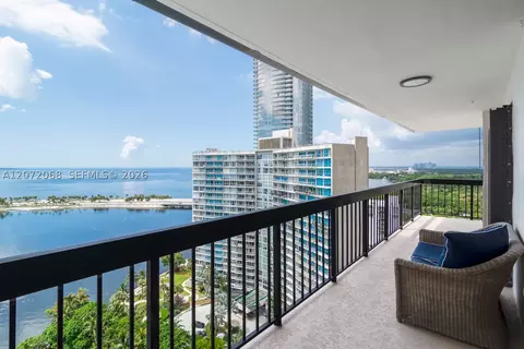 2333 Brickell Ave #2212, Miami, FL 33129