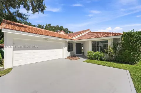 10425 NW 9th Mnr, Coral Springs, FL 33071