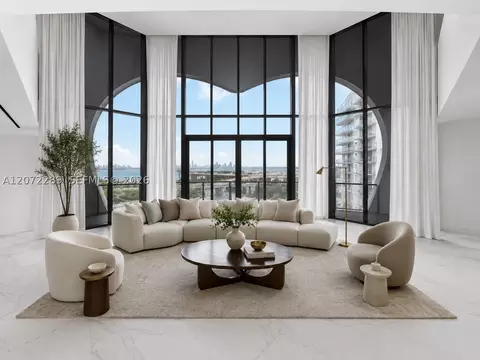 1000 Biscayne Blvd #TOWN HOUSE 1201, Miami, FL 33132
