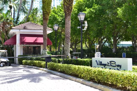 3225 NE 184th St #10103, Aventura, FL 33160