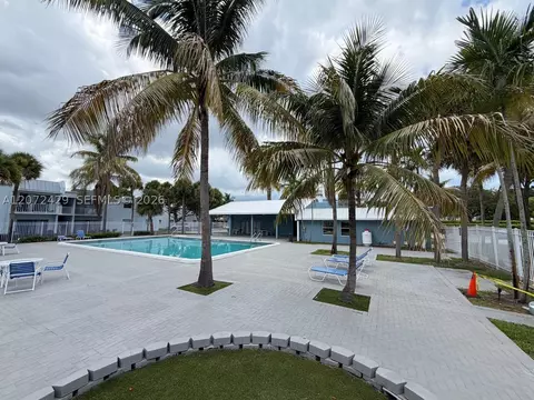 411 Executive Center Dr #109, West Palm Beach, FL 33401