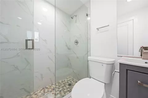 Bath - 1014 W 66th St, Hialeah, FL 33012 photo 2 of 2