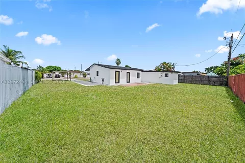 Exterior - 1014 W 66th St, Hialeah, FL 33012 photo 1 of 1