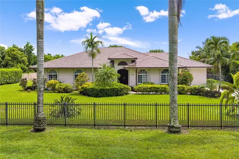 15720 SW 252nd St, Homestead, FL 33031